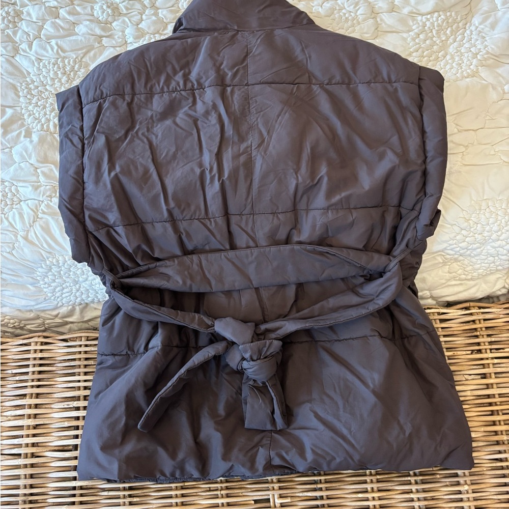 GAP Women's Charcoal Belted Vest - Picture 3 of 3